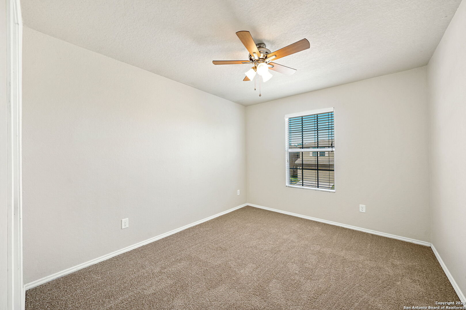 470 Walnut Crst