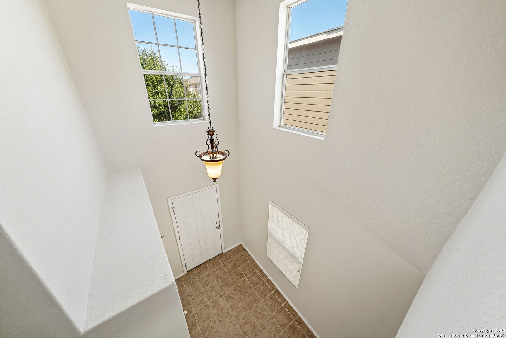 470 Walnut Crst