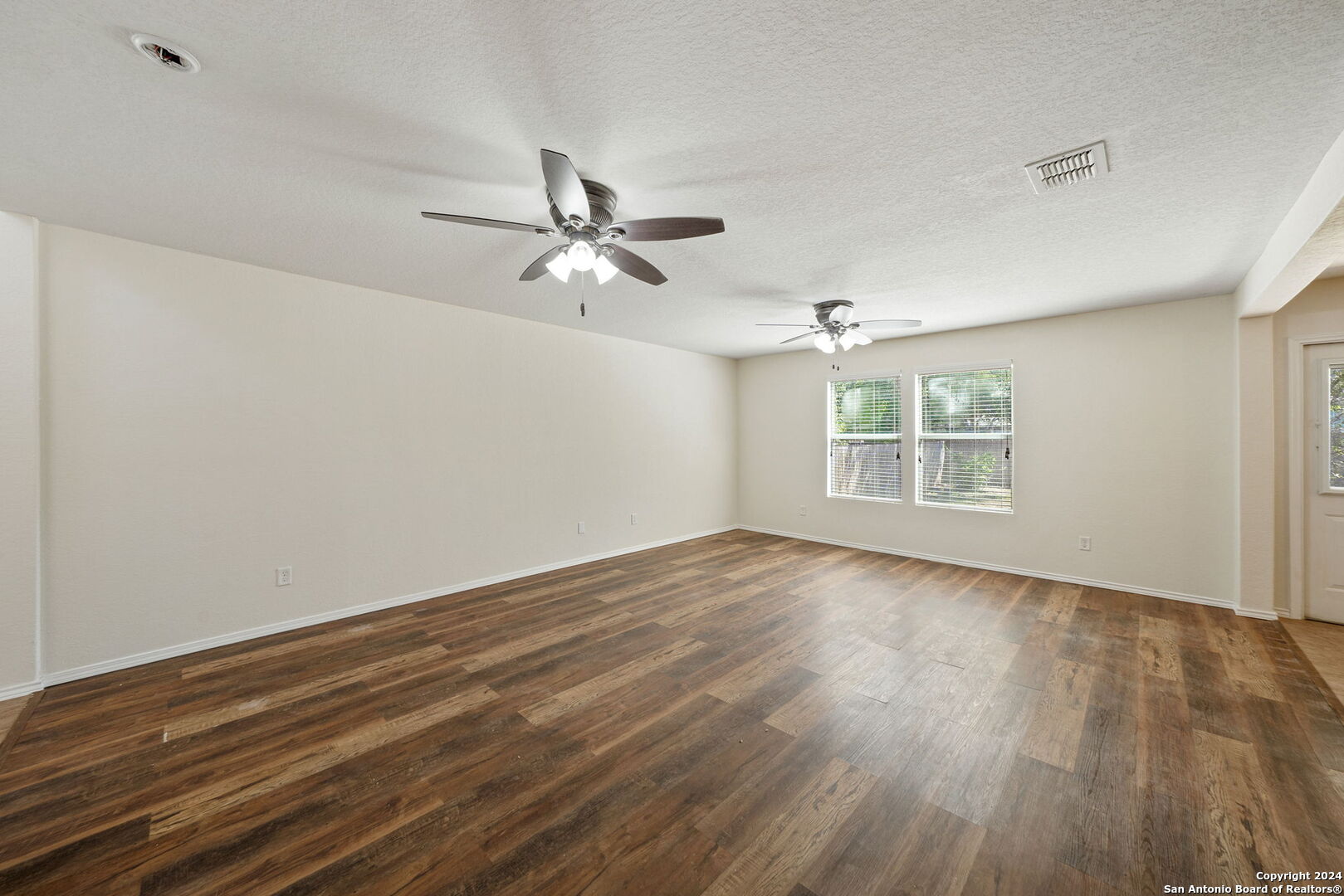 470 Walnut Crst