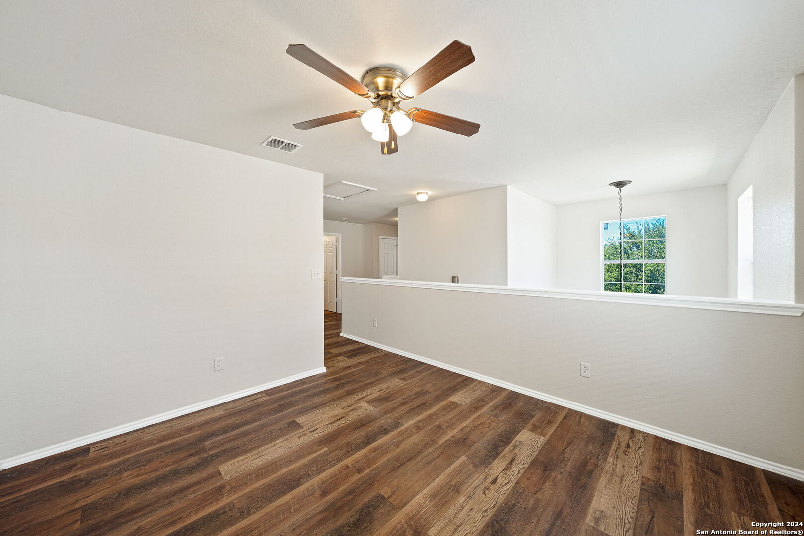 470 Walnut Crst