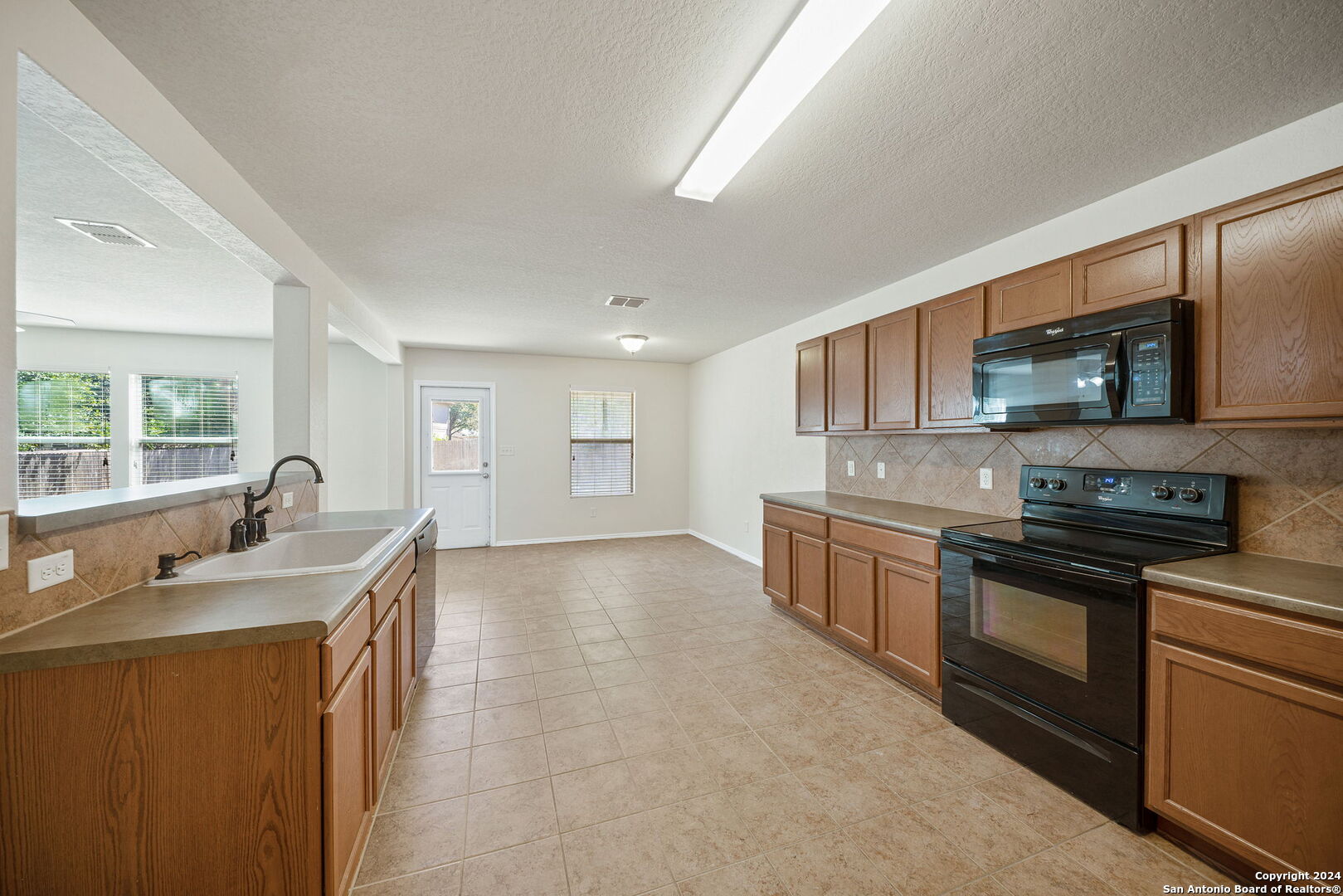 470 Walnut Crst