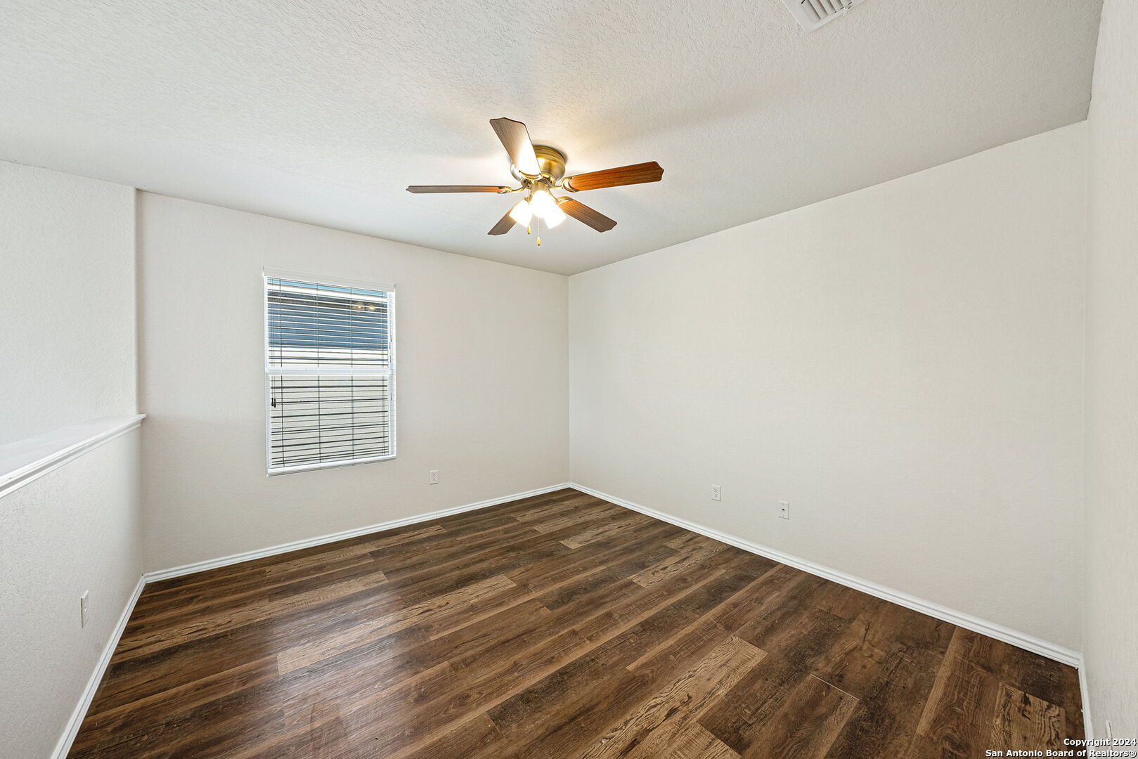 470 Walnut Crst