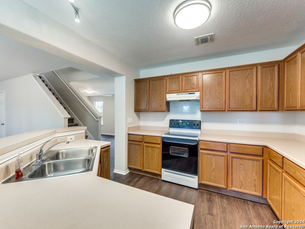 8738 VERANDA CT