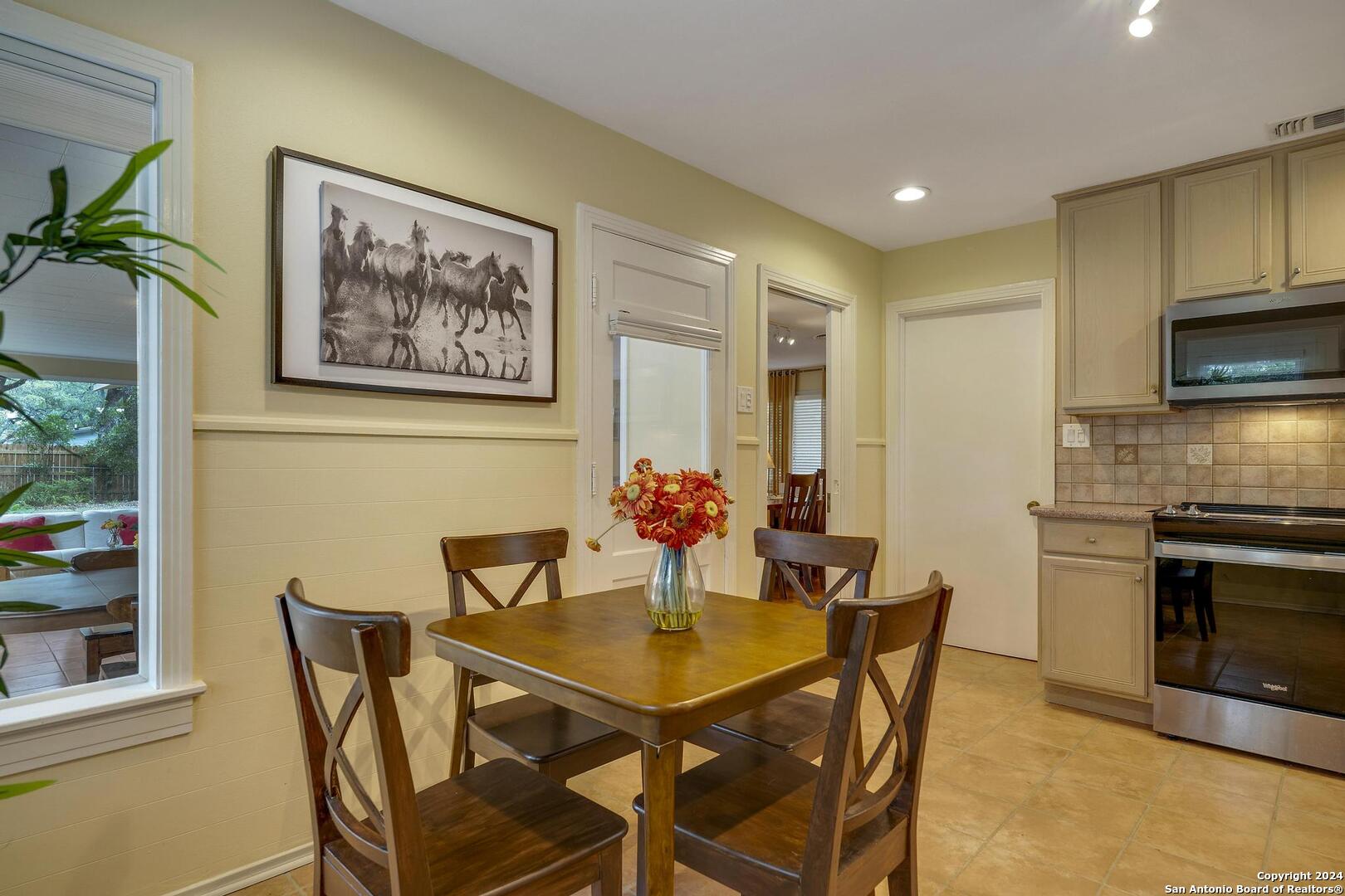 302 ZORNIA DR