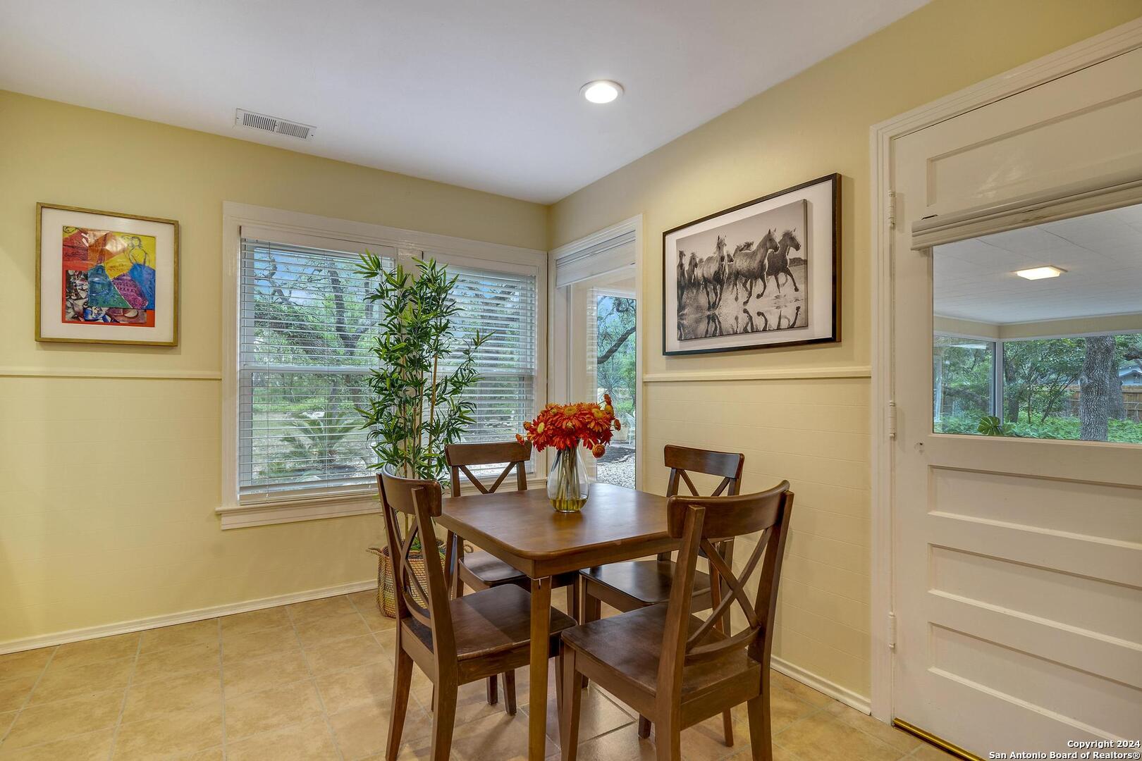 302 ZORNIA DR