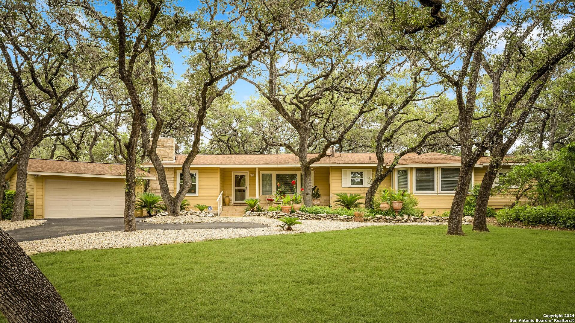 302 ZORNIA DR