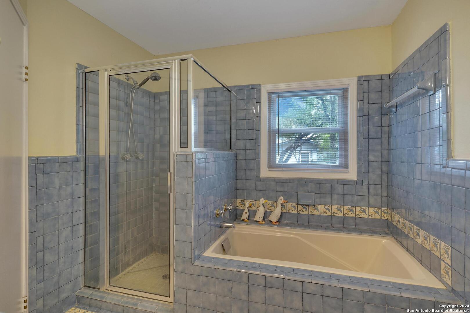 302 ZORNIA DR