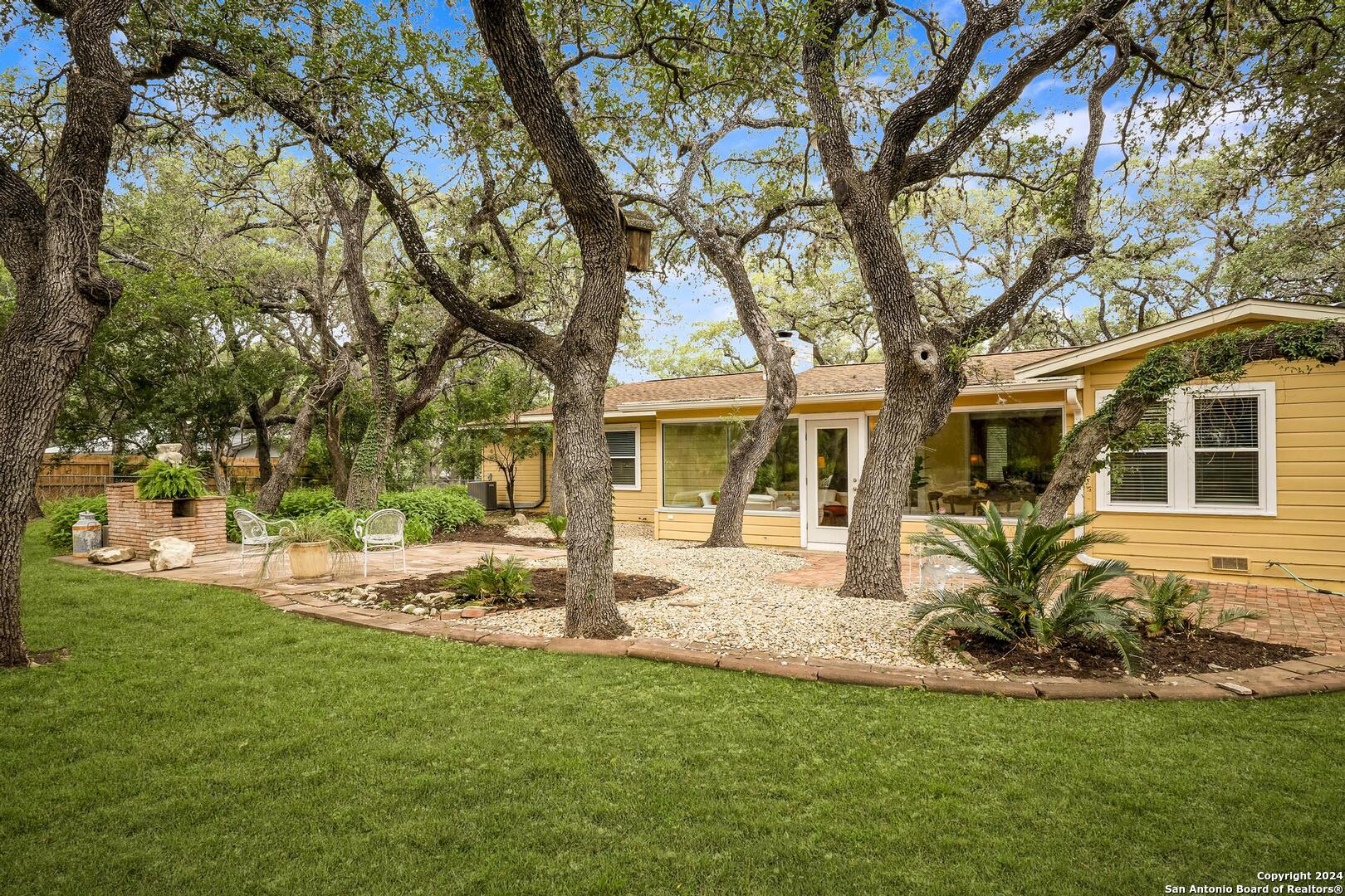302 ZORNIA DR