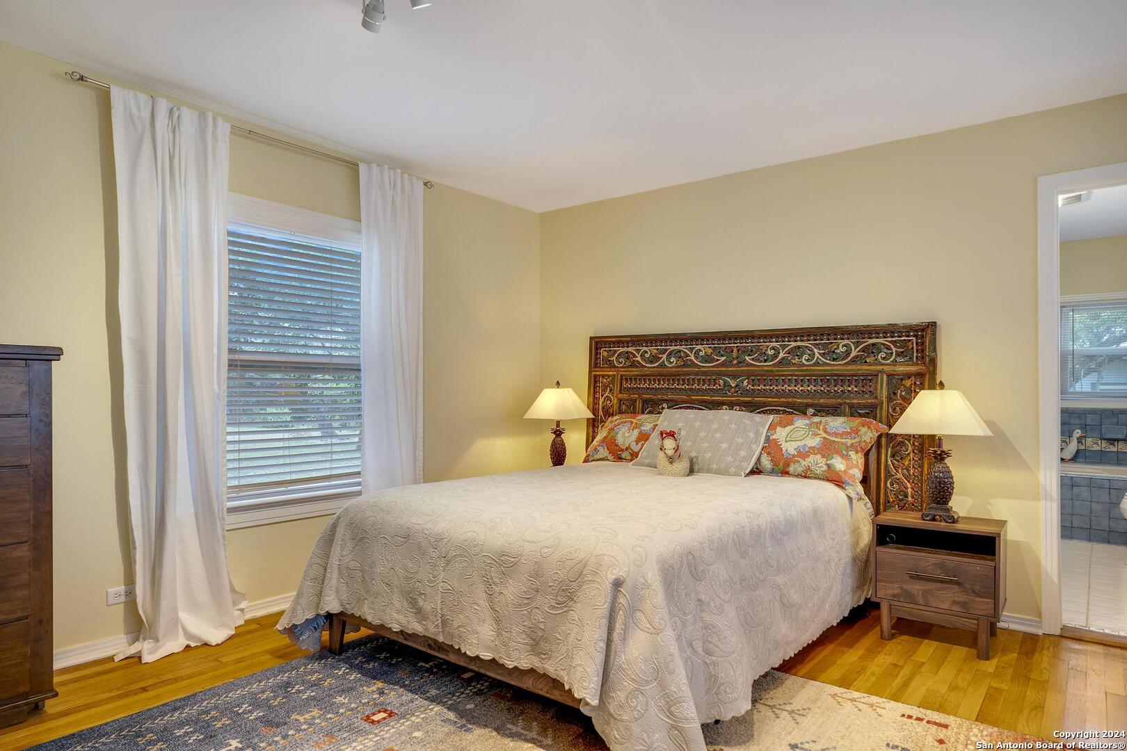 302 ZORNIA DR