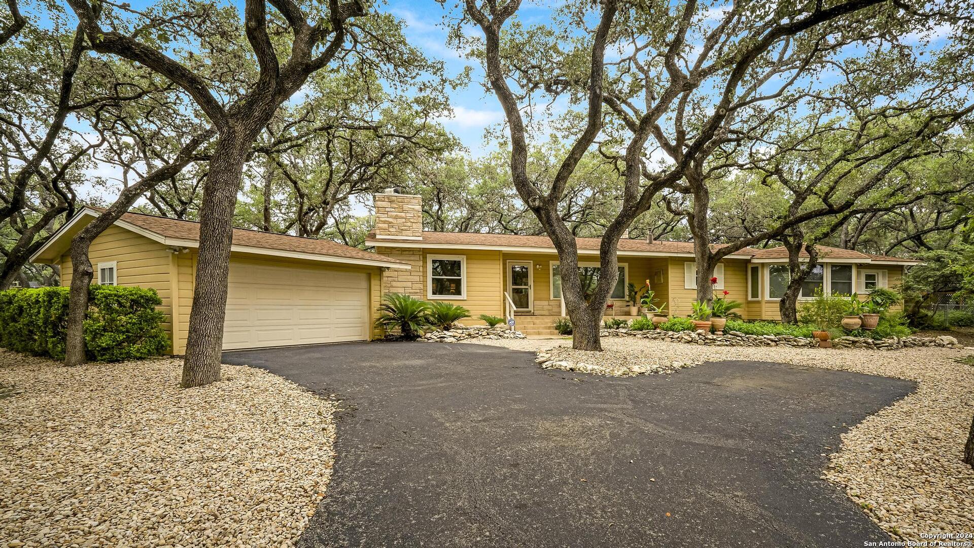 302 ZORNIA DR