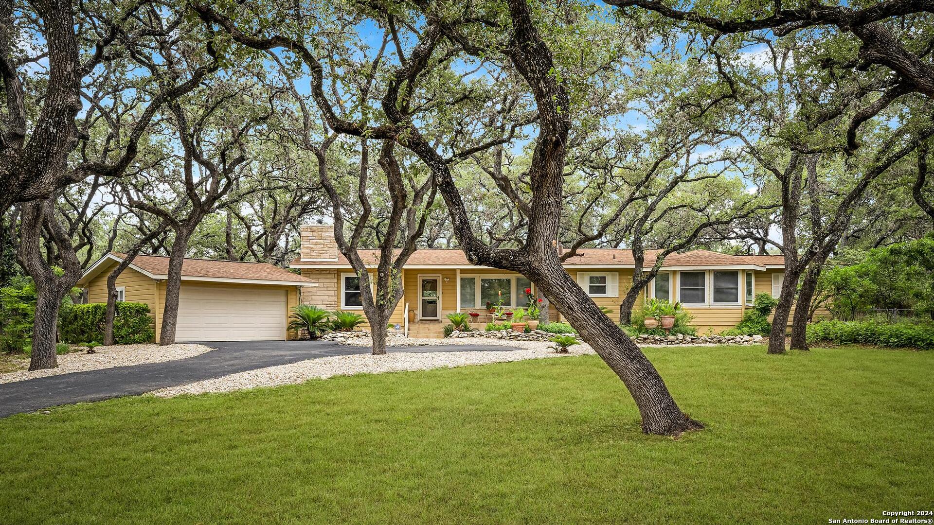 302 ZORNIA DR