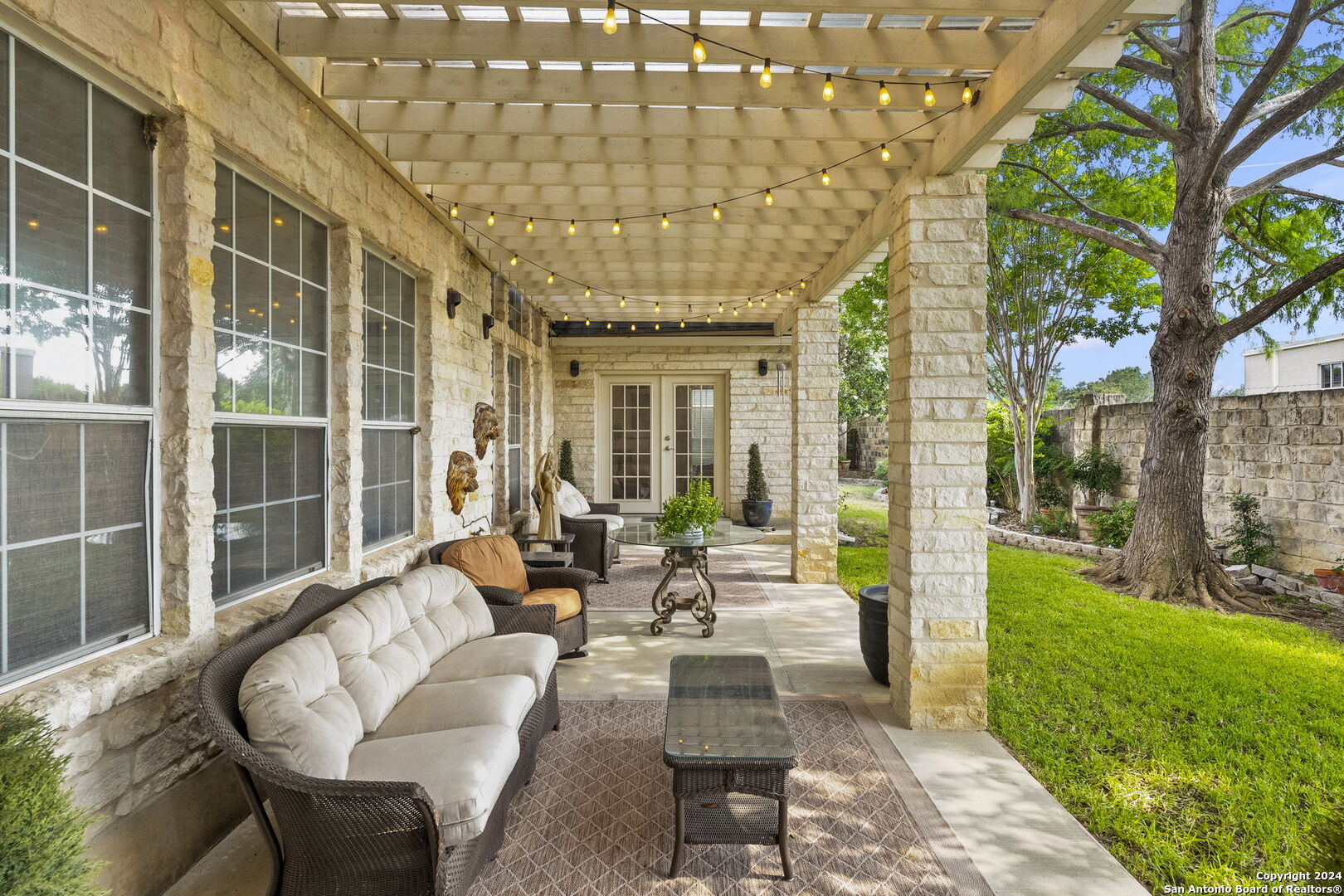 15 INWOOD HEIGHTS DR