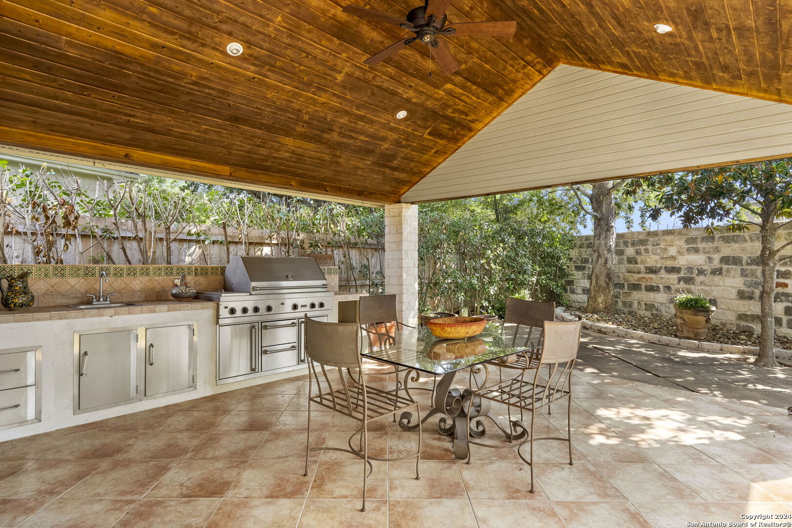 15 INWOOD HEIGHTS DR