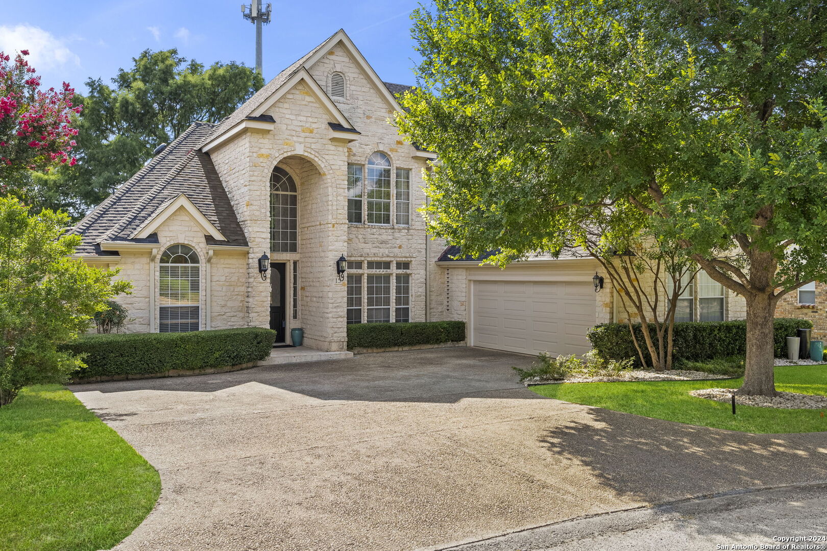 15 INWOOD HEIGHTS DR