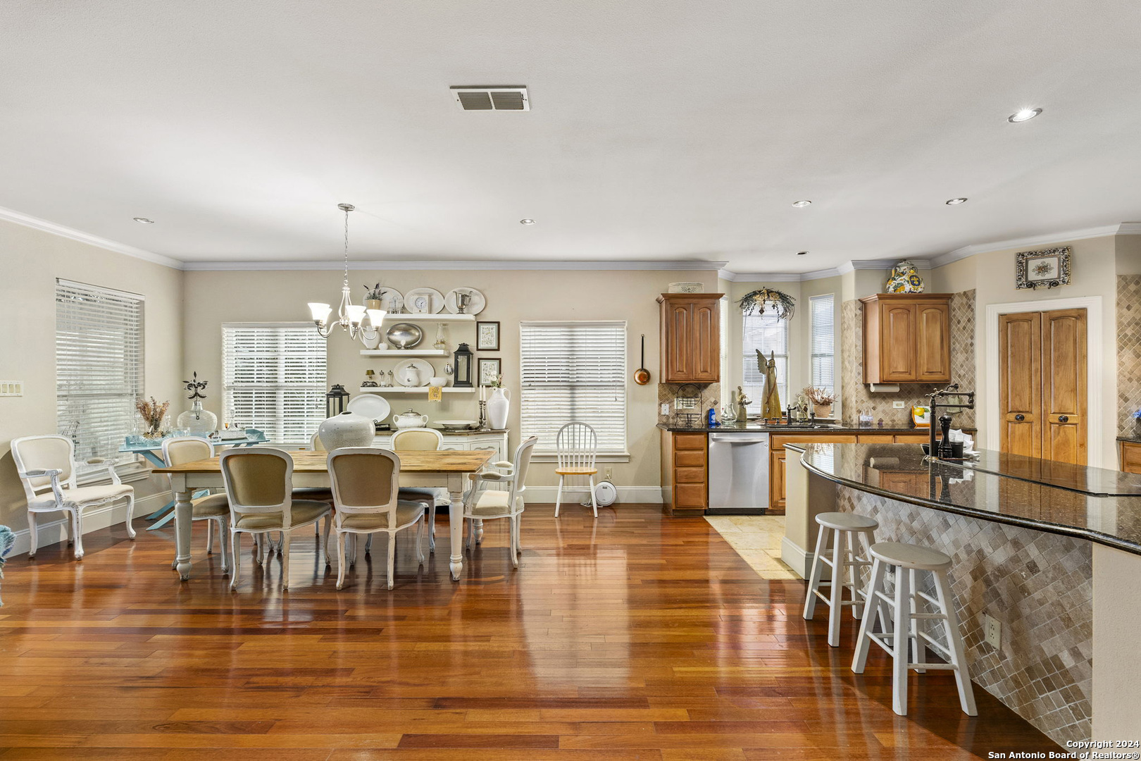 15 INWOOD HEIGHTS DR