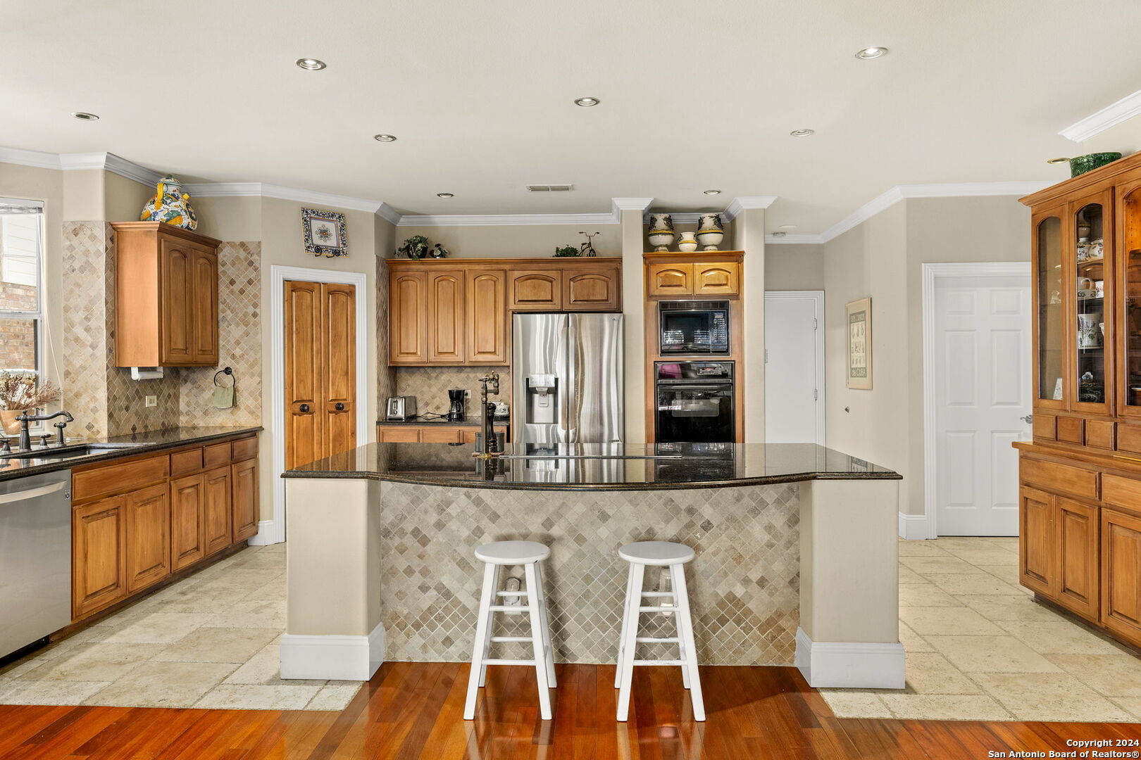 15 INWOOD HEIGHTS DR