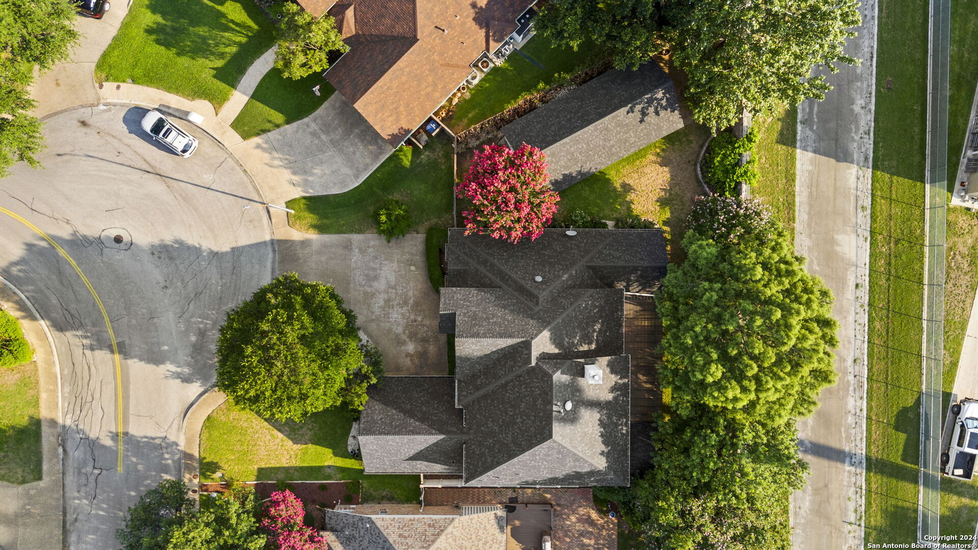 15 INWOOD HEIGHTS DR