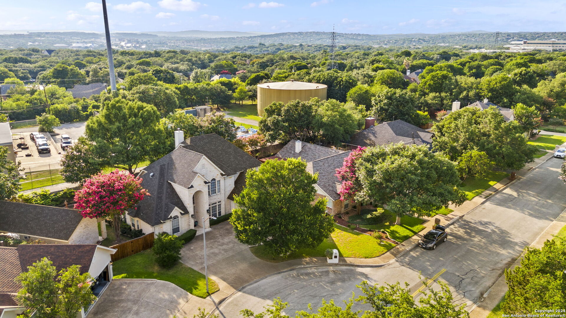 15 INWOOD HEIGHTS DR