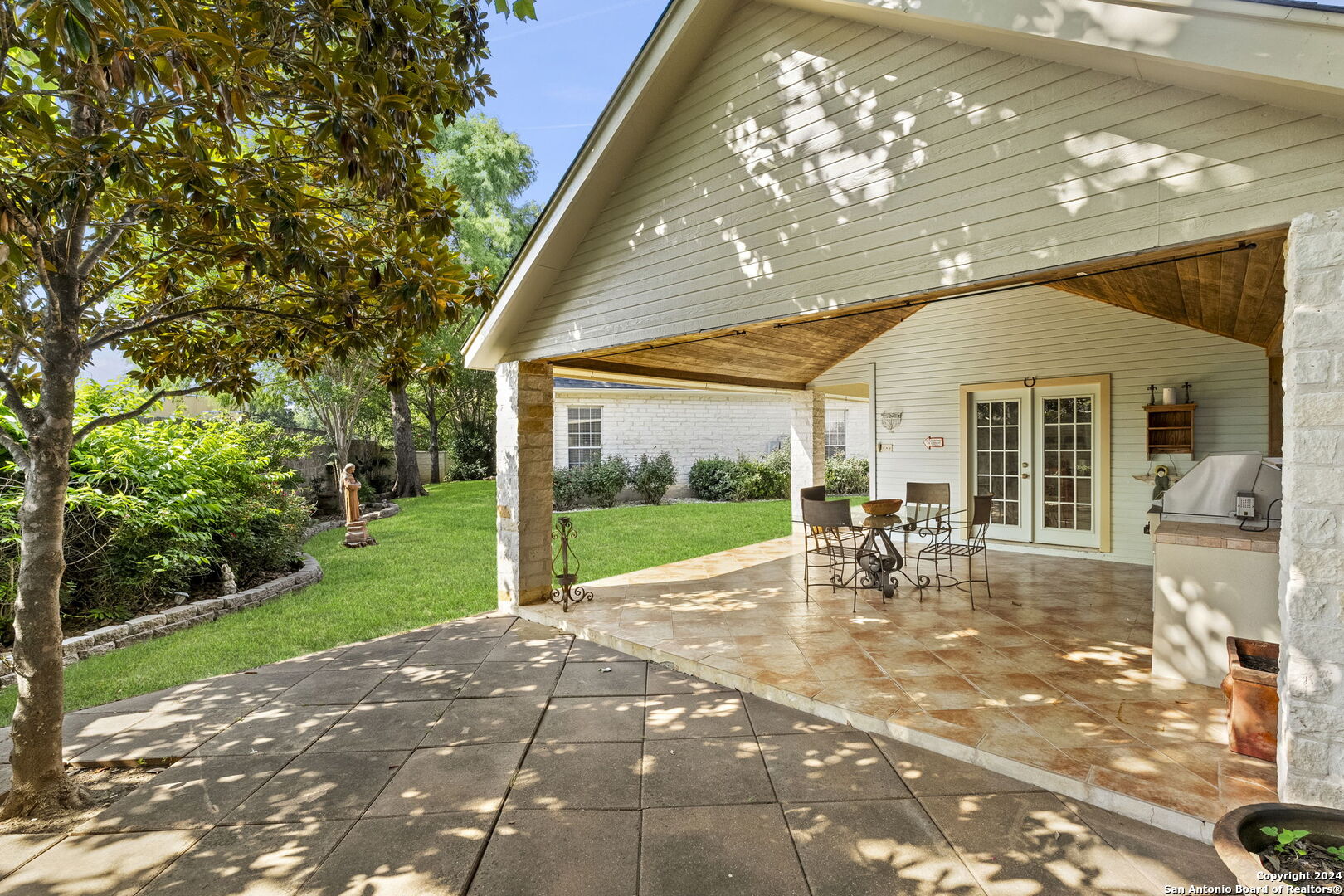 15 INWOOD HEIGHTS DR