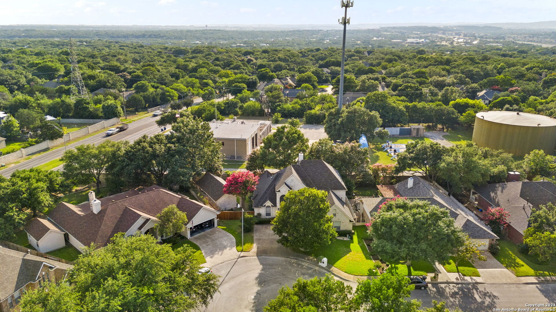 15 INWOOD HEIGHTS DR