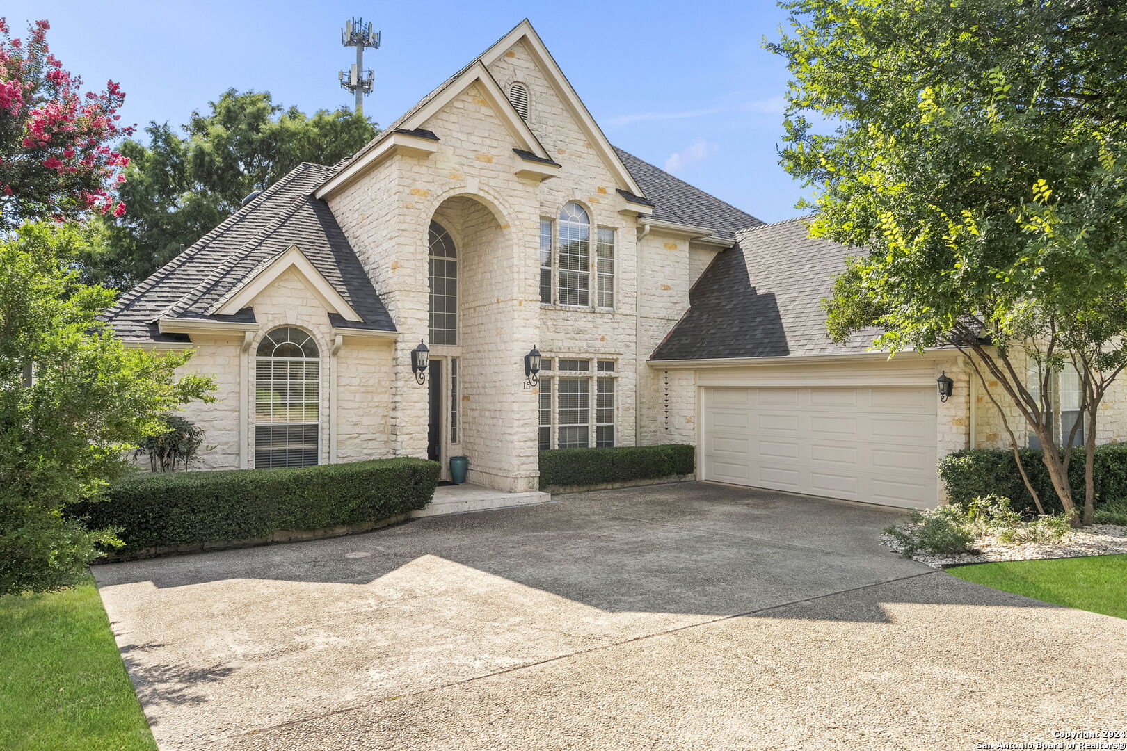 15 INWOOD HEIGHTS DR