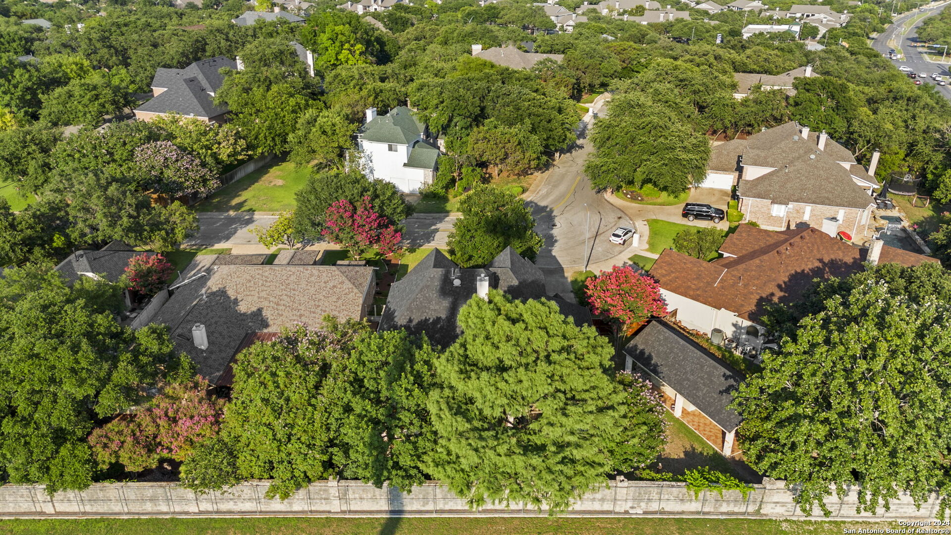 15 INWOOD HEIGHTS DR