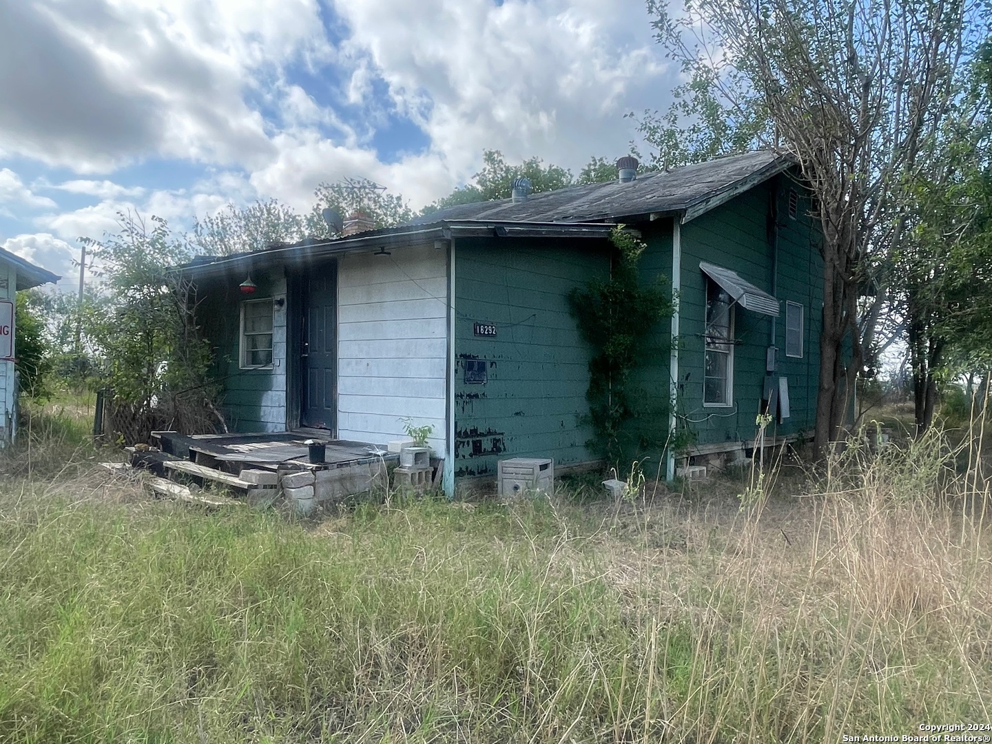 18292 FM 471