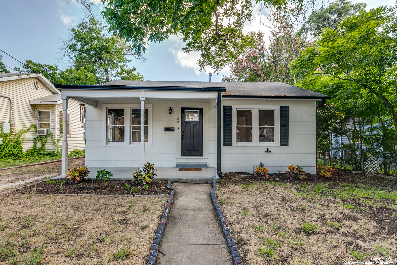 2215 LEE HALL