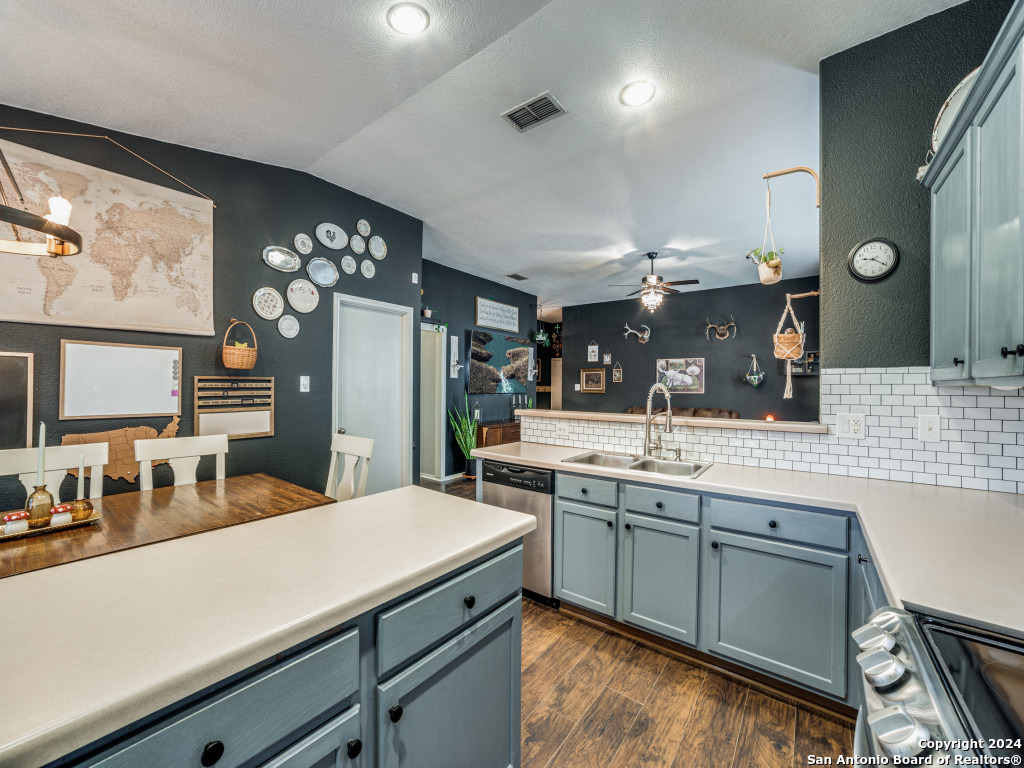 11711 OAKDALE MDW