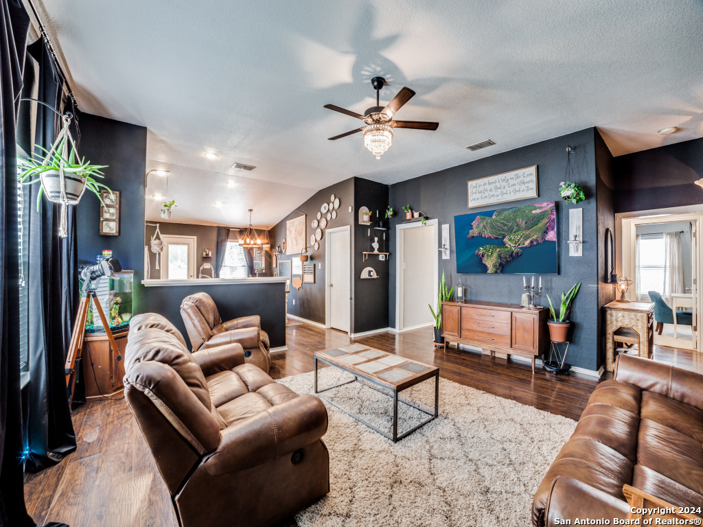 11711 OAKDALE MDW
