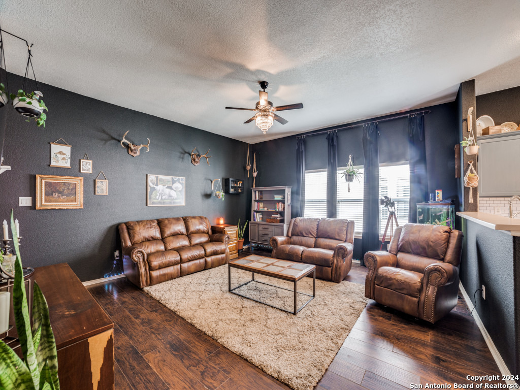 11711 OAKDALE MDW