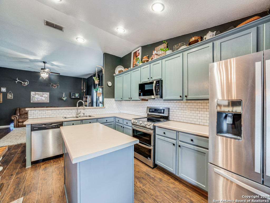 11711 OAKDALE MDW