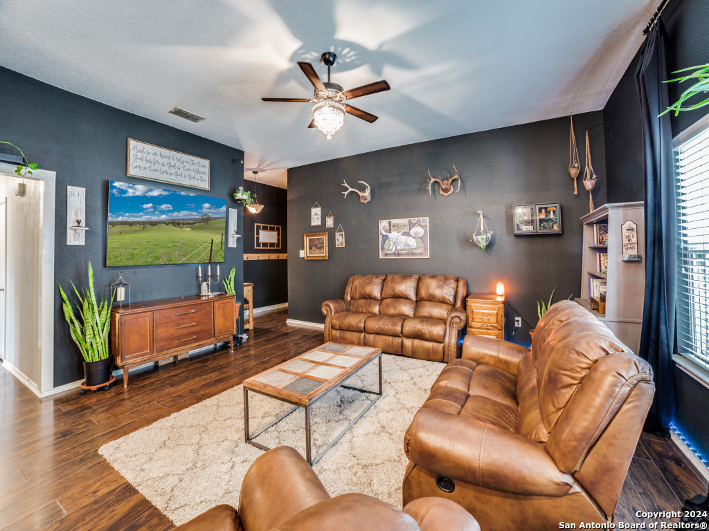 11711 OAKDALE MDW