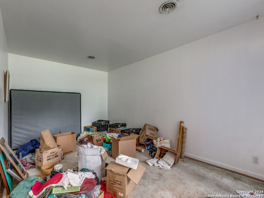3619 DR