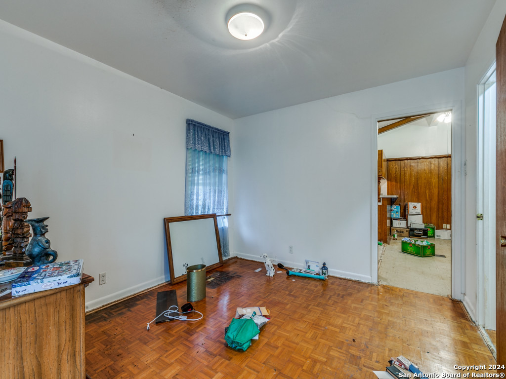 3619 DR