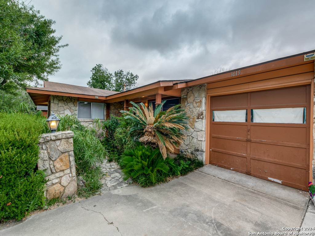 3619 DR