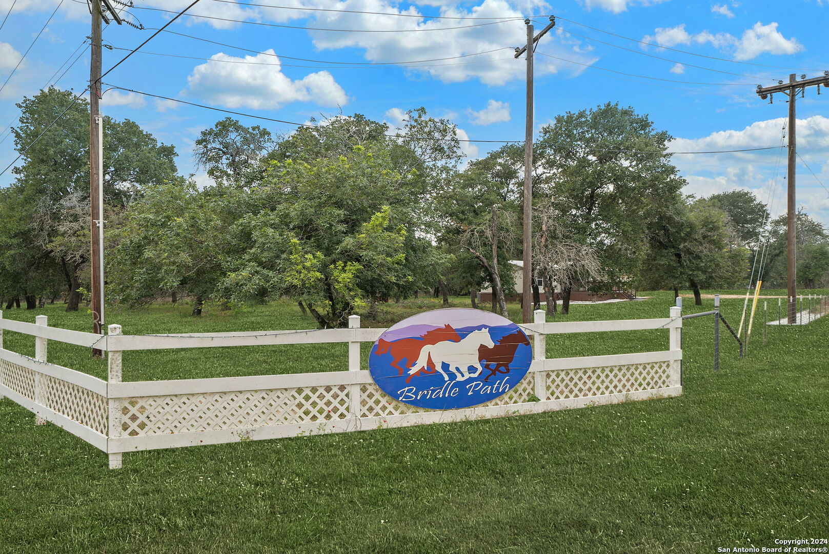 105 Bridlewood Path