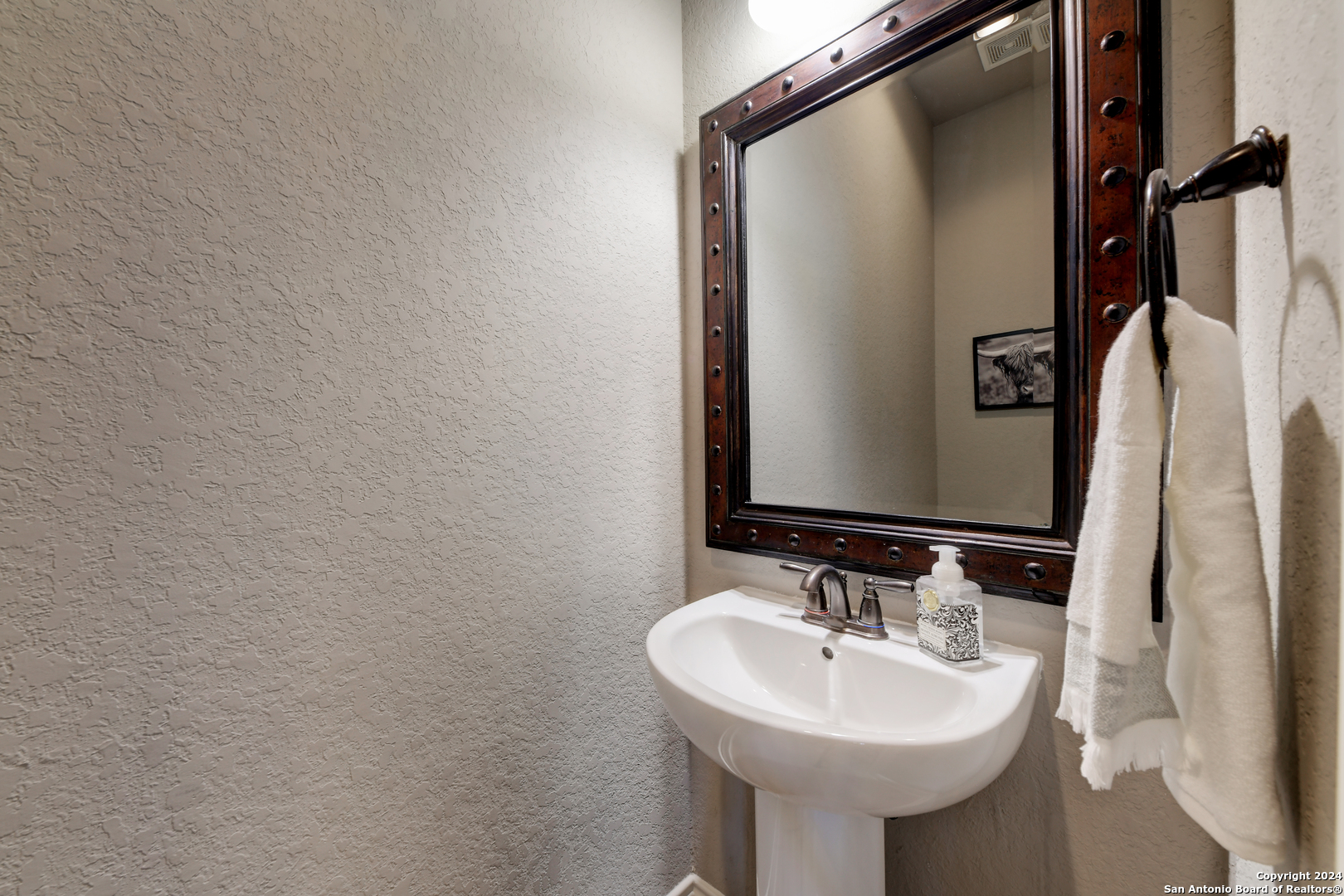 707 CARRIAGE HOUSE 24