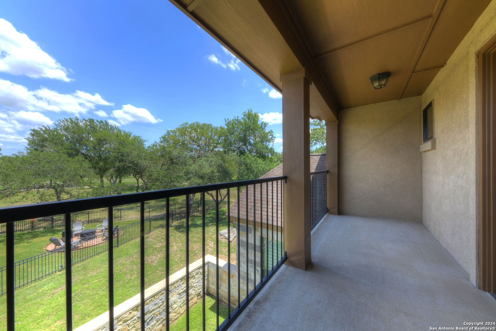 707 CARRIAGE HOUSE 24