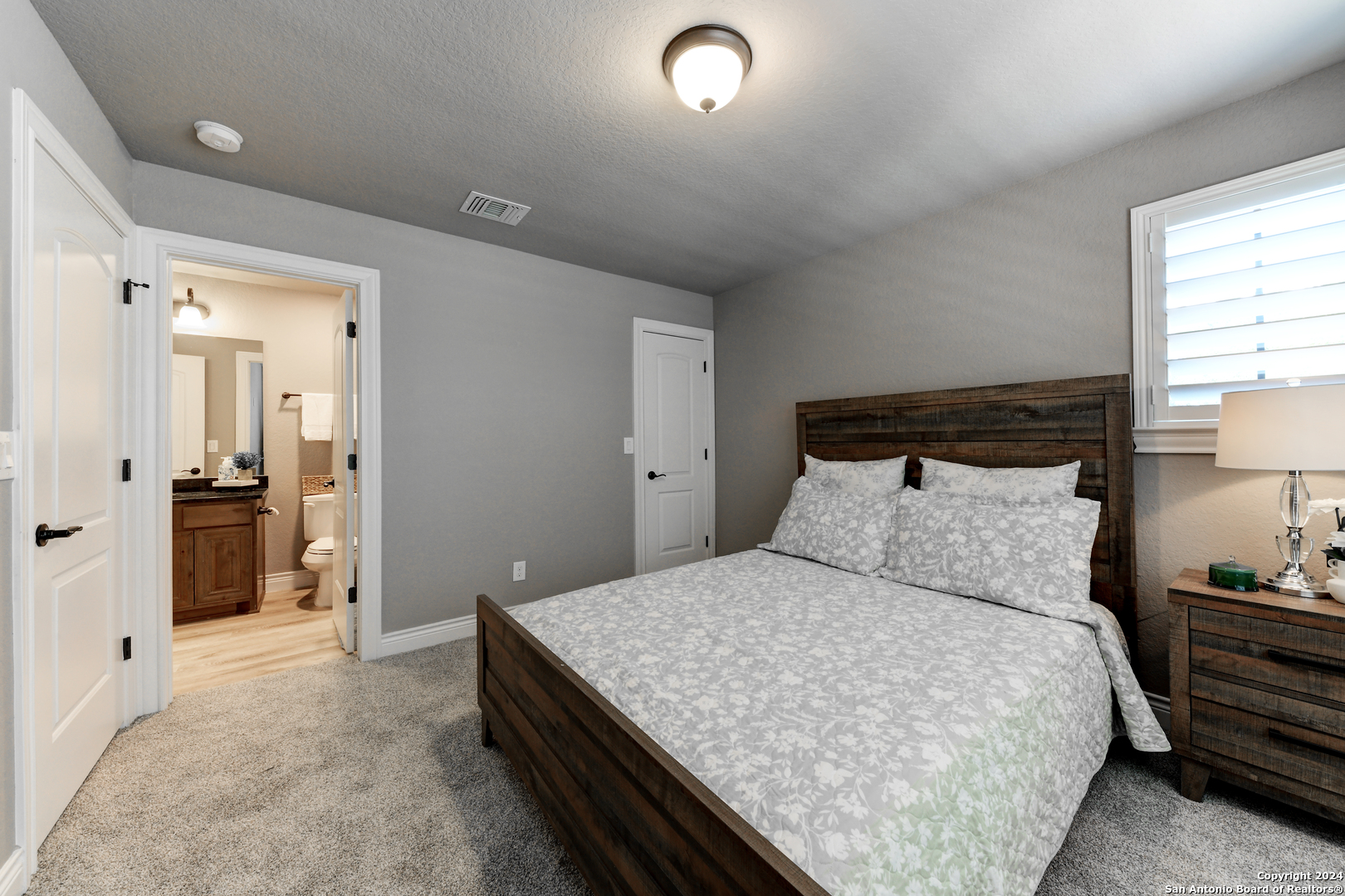707 CARRIAGE HOUSE 24