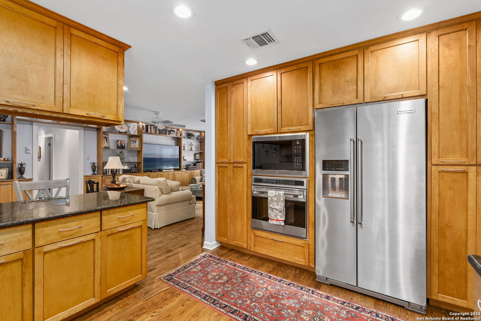 215 CAROLWOOD DR