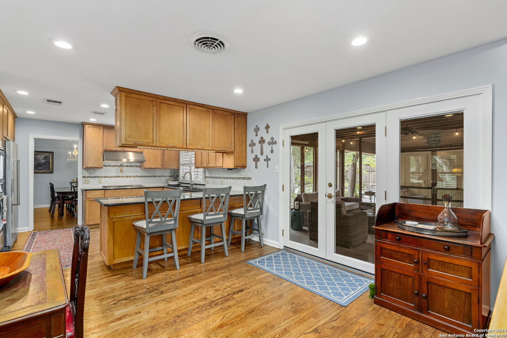 215 CAROLWOOD DR