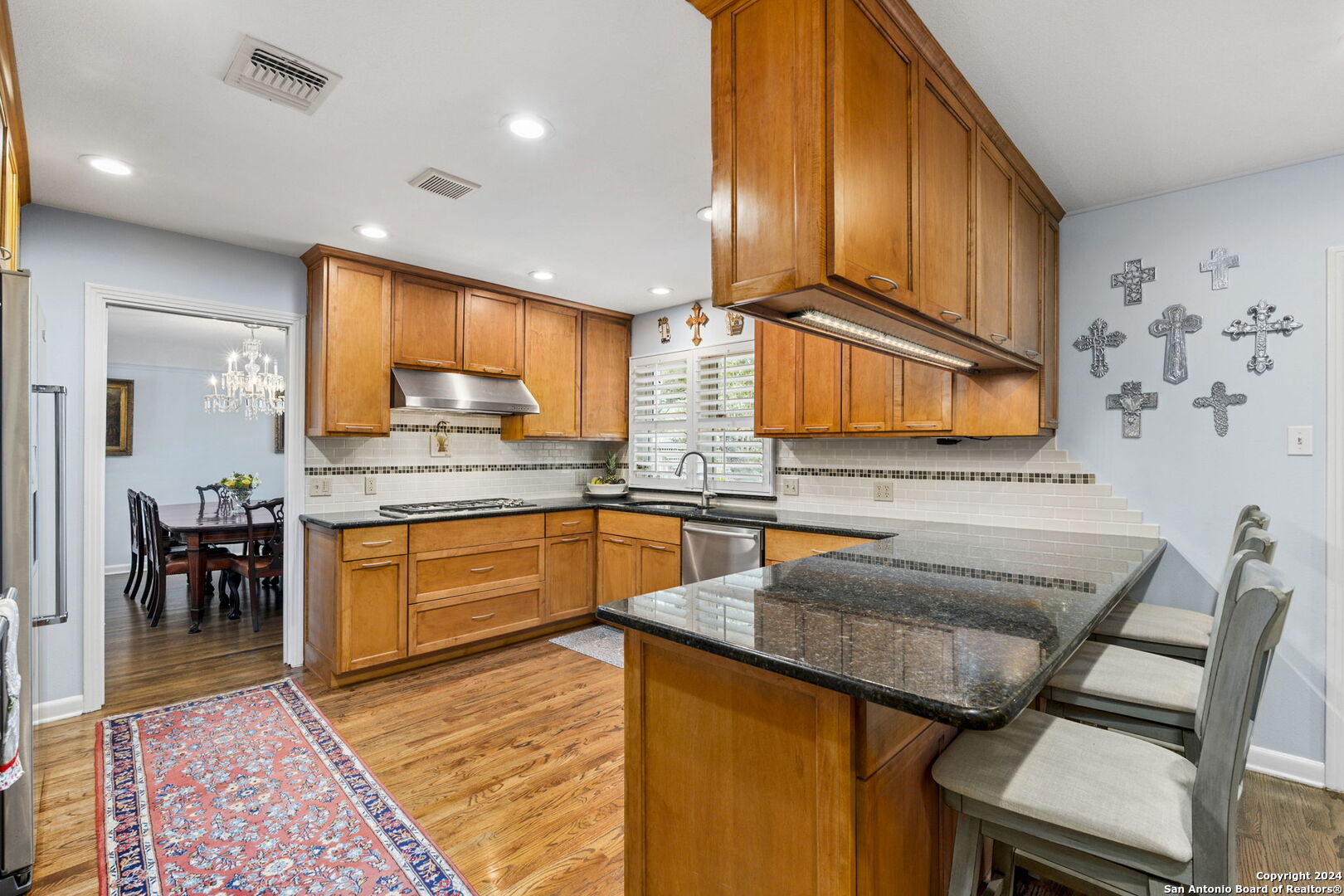 215 CAROLWOOD DR