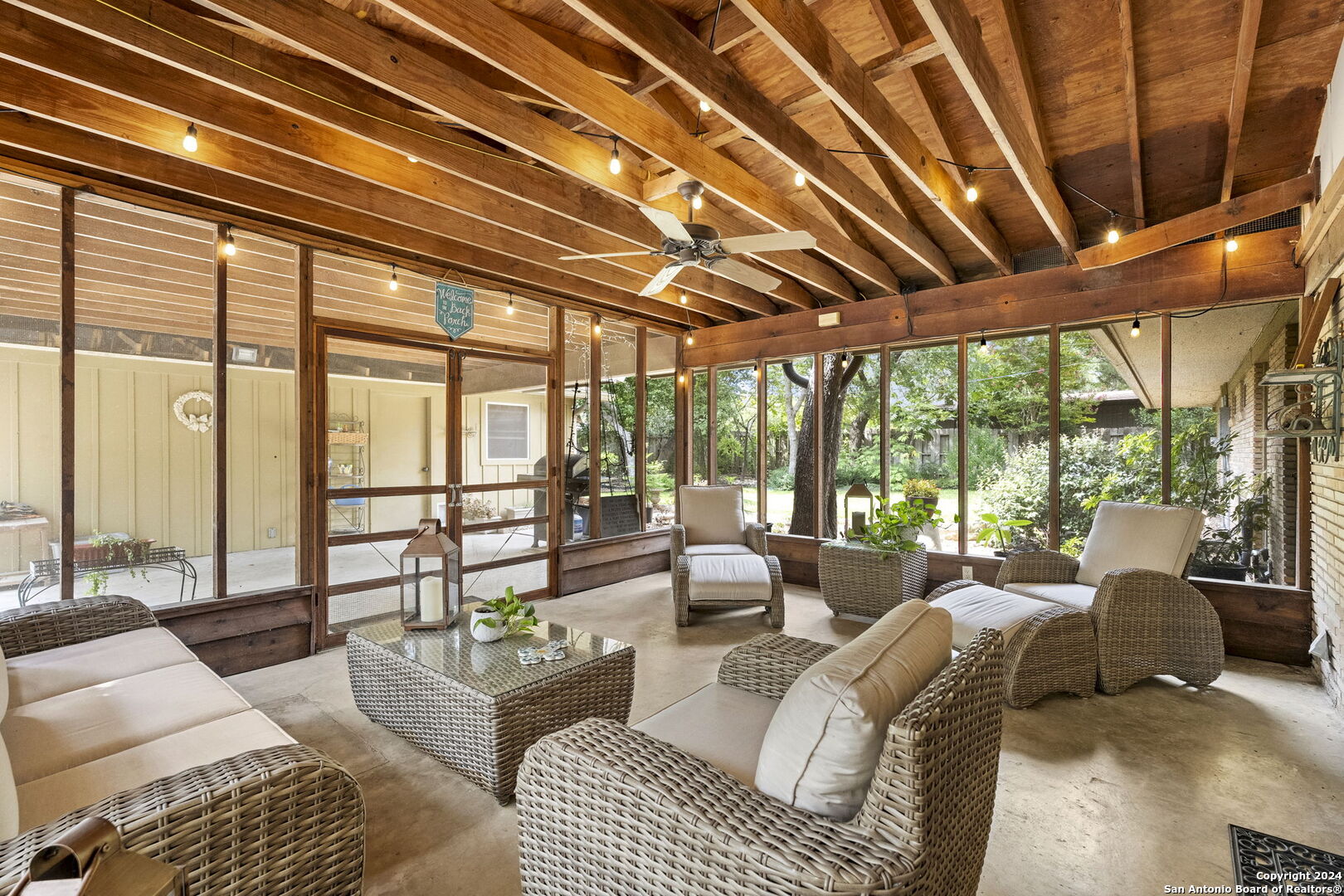 215 CAROLWOOD DR