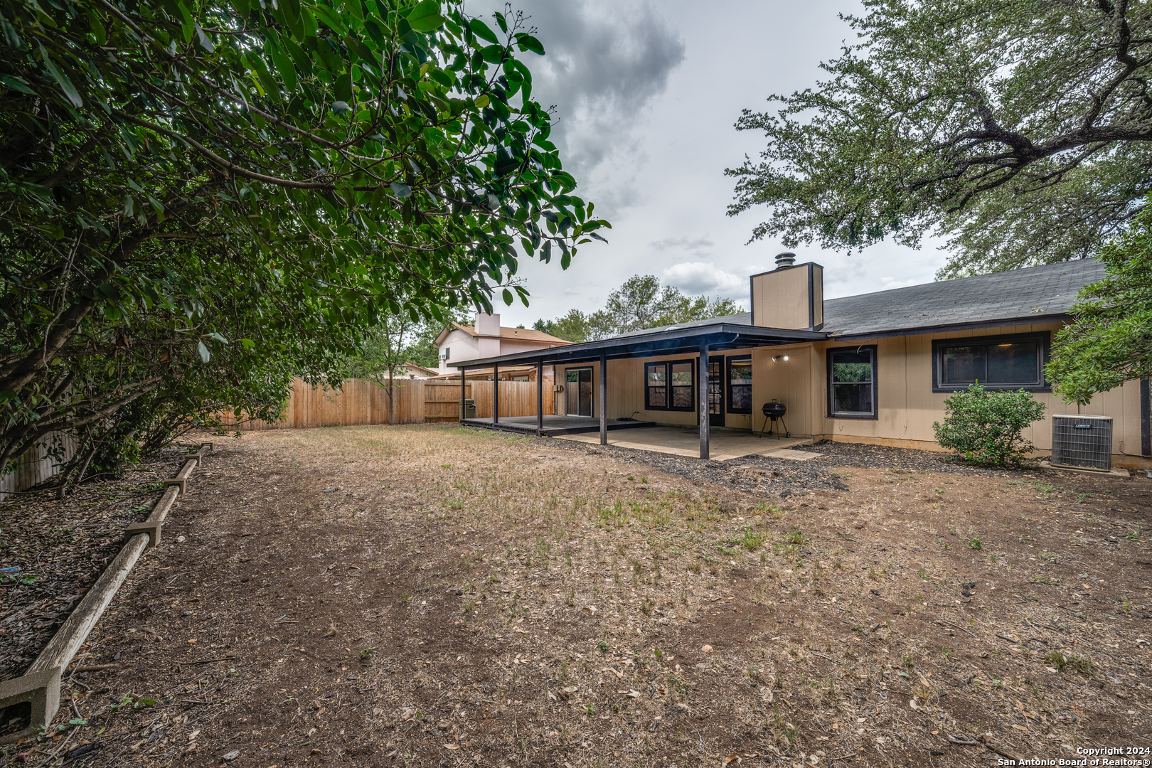 8727 woods end