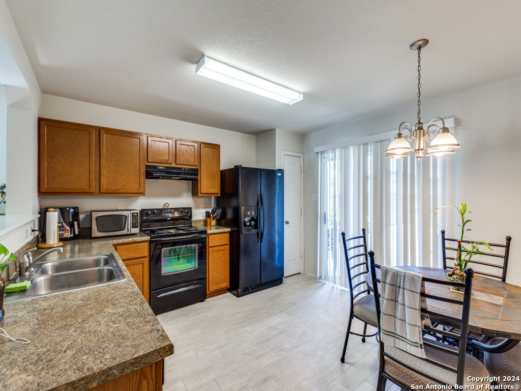 9315 SILVER VISTA