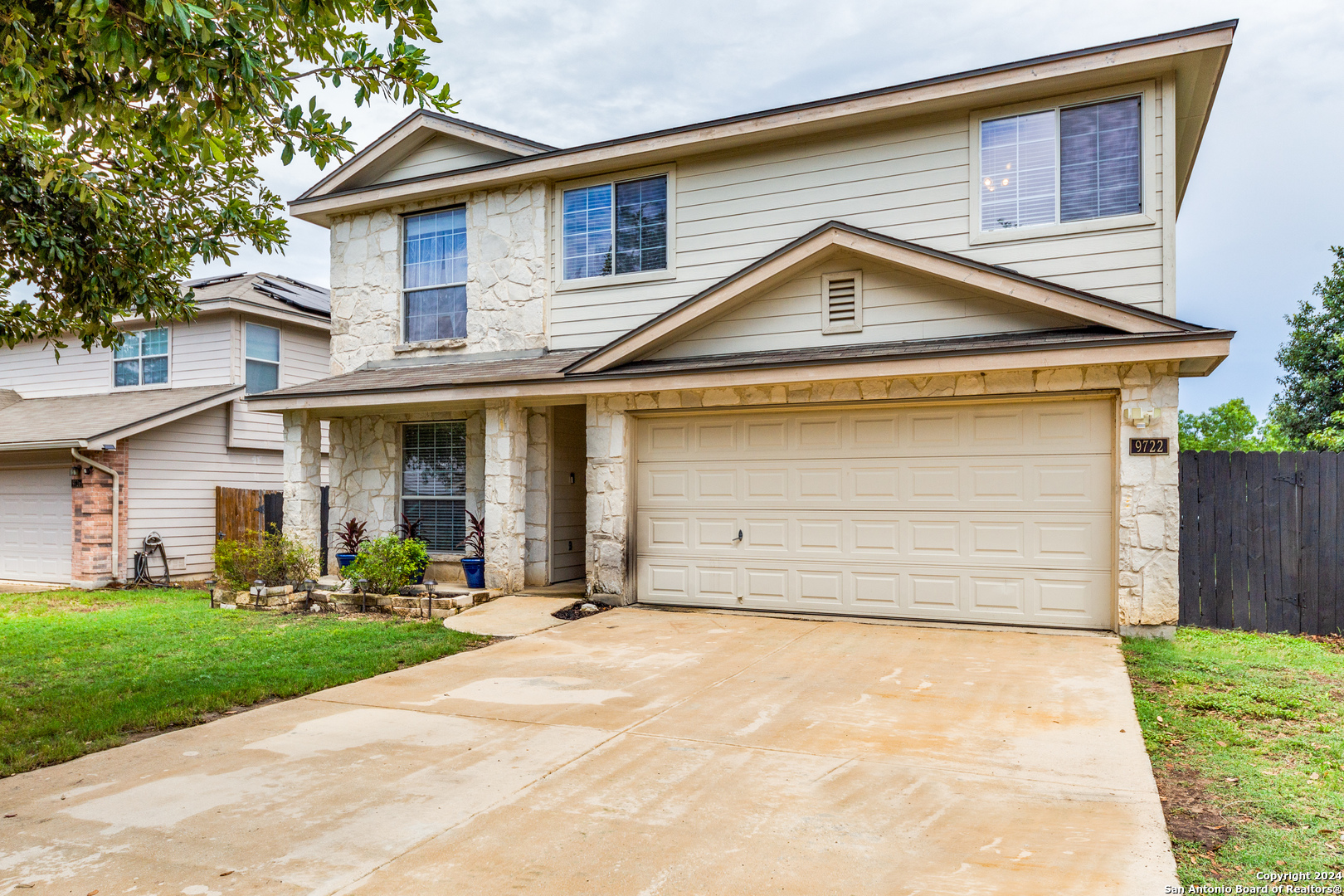 9722 MUSTANG FARM