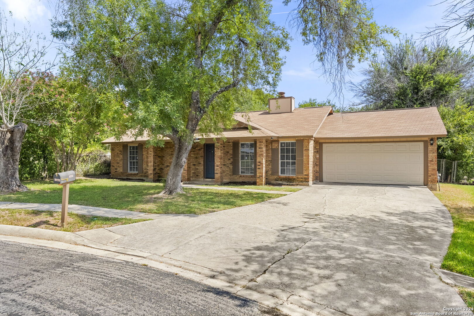 6738 Stone Lake