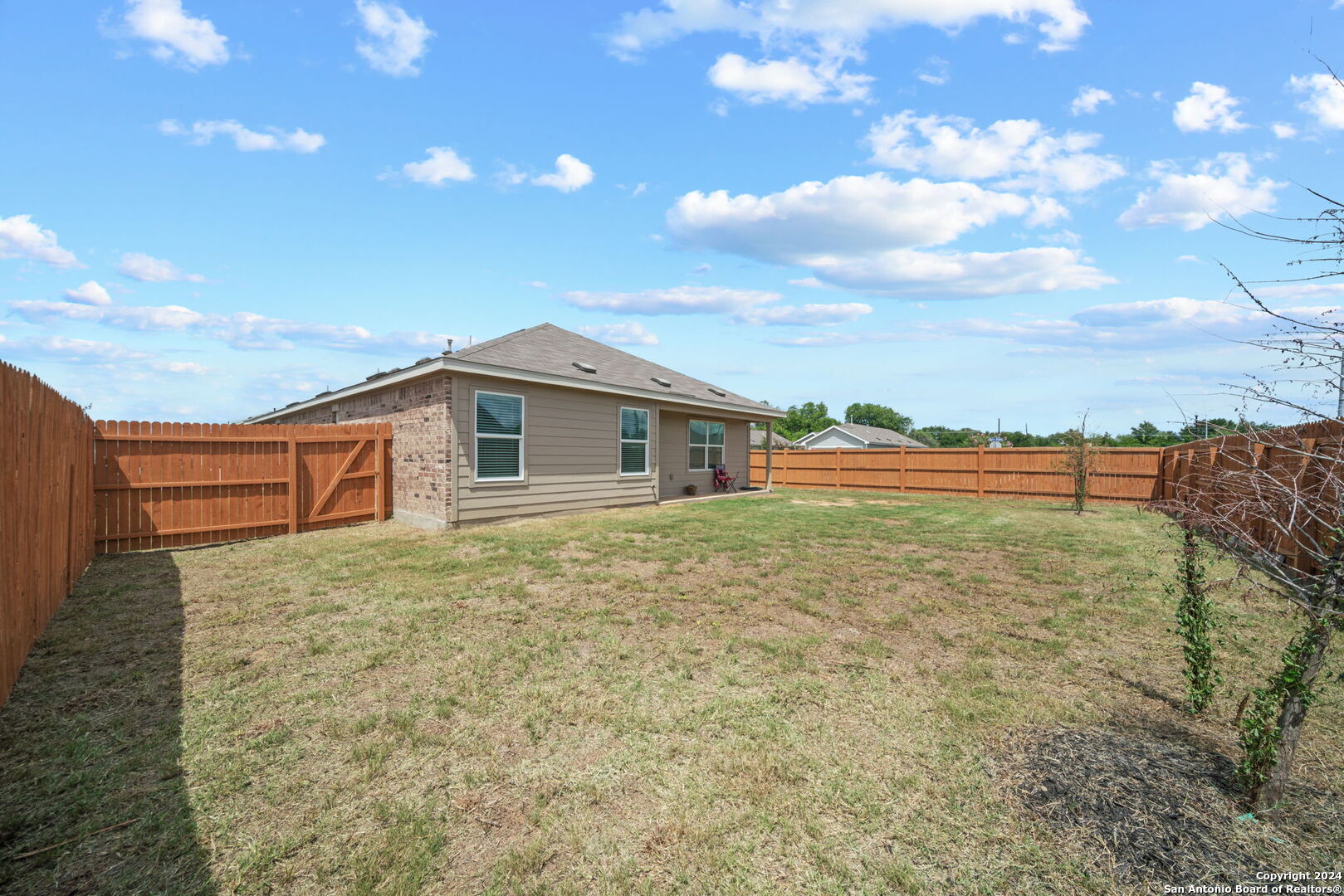 4554 MARTIN WAY