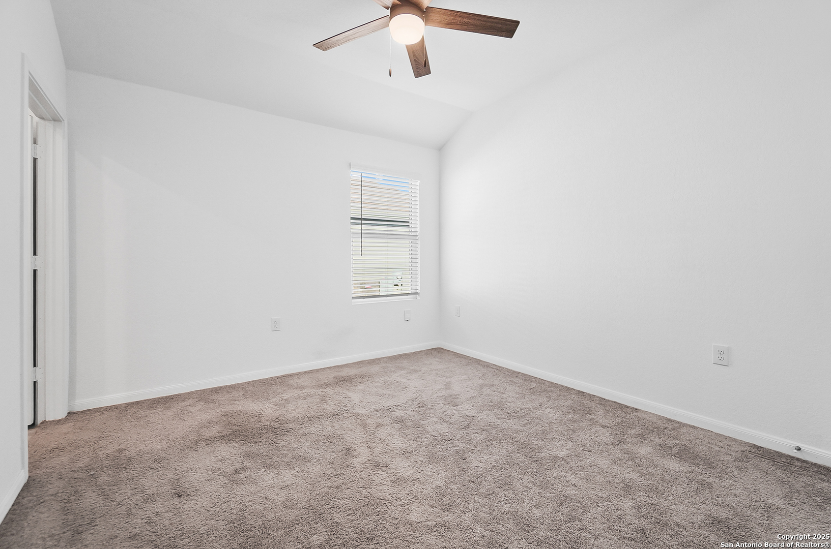 4554 MARTIN WAY